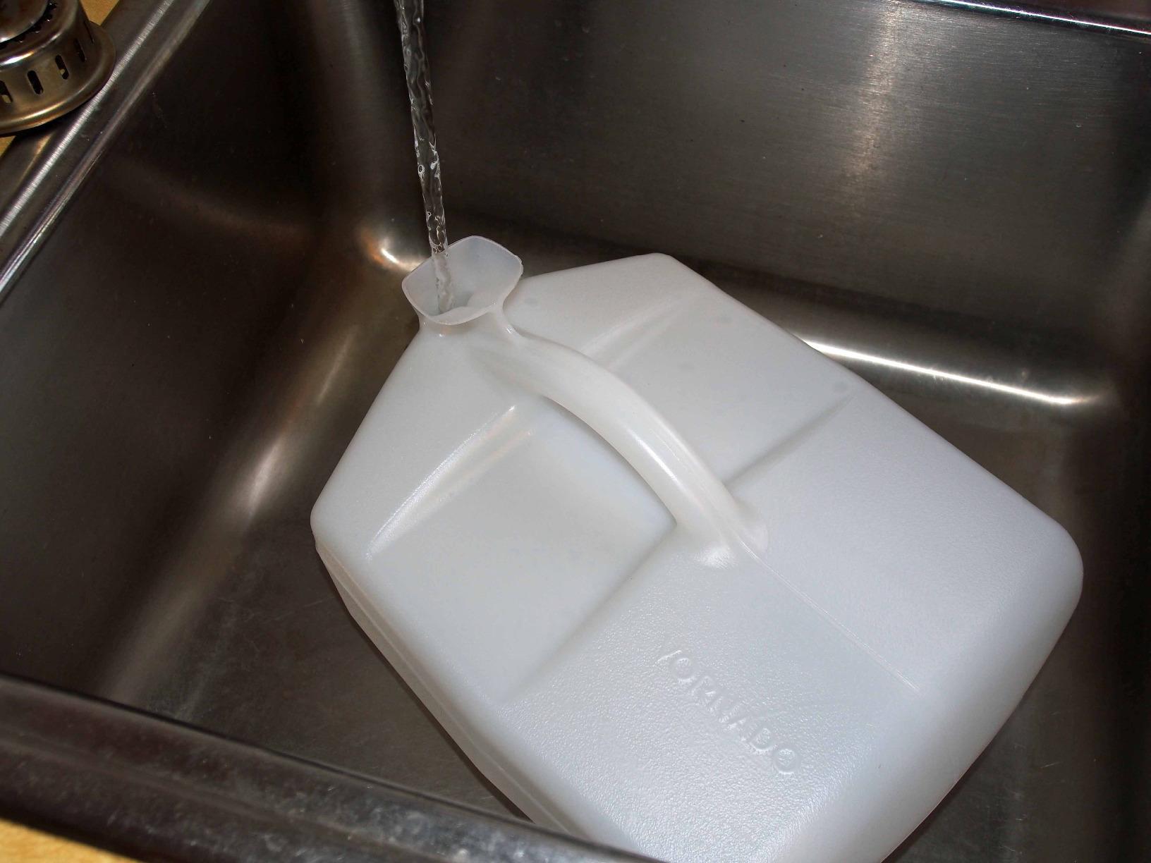 Vornado Evap40 4-Gallon Evaporative Humidifier, Adjustable Humidistat, 3 Speed Settings, Coverage up to 1,000 sqft, 4-Gallon Output (24 Hrs), Dual Tank, Perfect for Home, Bedroom, and Large Spaces Customer Review Vornado Evap40 4-Gallon Evaporative Humidifier, Adjustable Humidistat, 3 Speed Settings, Coverage up to 1,000 sqft, 4-Gallon Output (24 Hrs), Dual Tank, Perfect for Home, Bedroom, and Large Spaces - Customer Photo 2