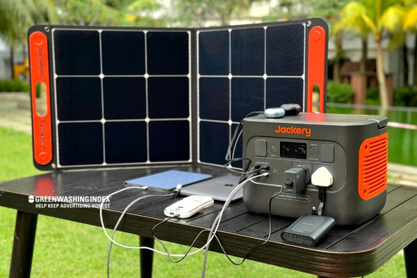 How Does a Solar Generator Work?