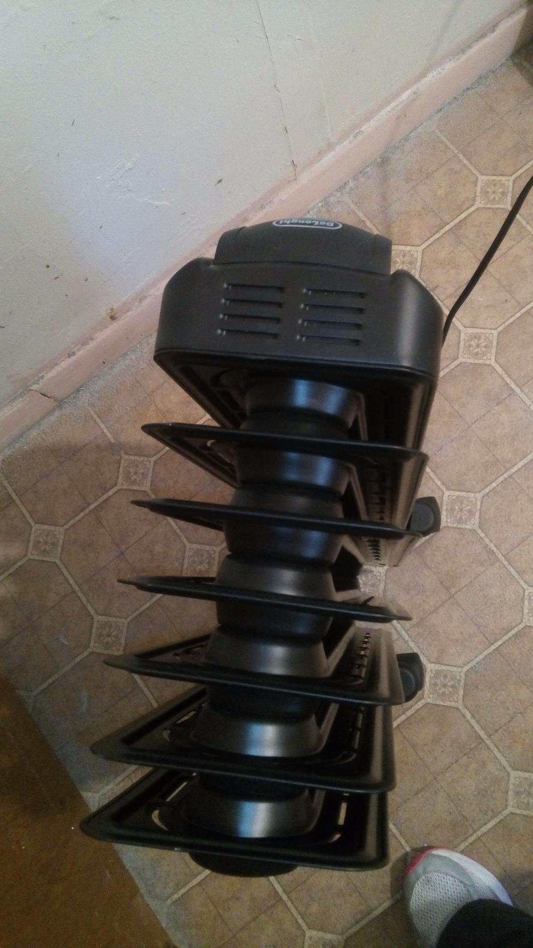 De'Longhi Oil filled Radiator Heater, 1500W Electric Space Heater for indoor use, portable room heater, Energy Saving, full room like office and bedroom with safety features, EW7707CM Customer Review De'Longhi Oil filled Radiator Heater, 1500W Electric Space Heater for indoor use, portable room heater, Energy Saving, full room like office and bedroom with safety features, EW7707CM - Customer Photo 2