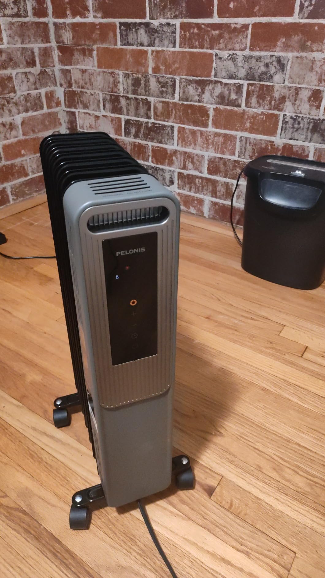 PELONIS Champagne Oil Filled Radiator Heater with Remote and Thermostat, 5 Temperature Settings for indoor use Large Room, Energy Efficient Electric Space heater with Safety Features Customer Review PELONIS Champagne Oil Filled Radiator Heater with Remote and Thermostat, 5 Temperature Settings for indoor use Large Room, Energy Efficient Electric Space heater with Safety Features - Customer Photo 5