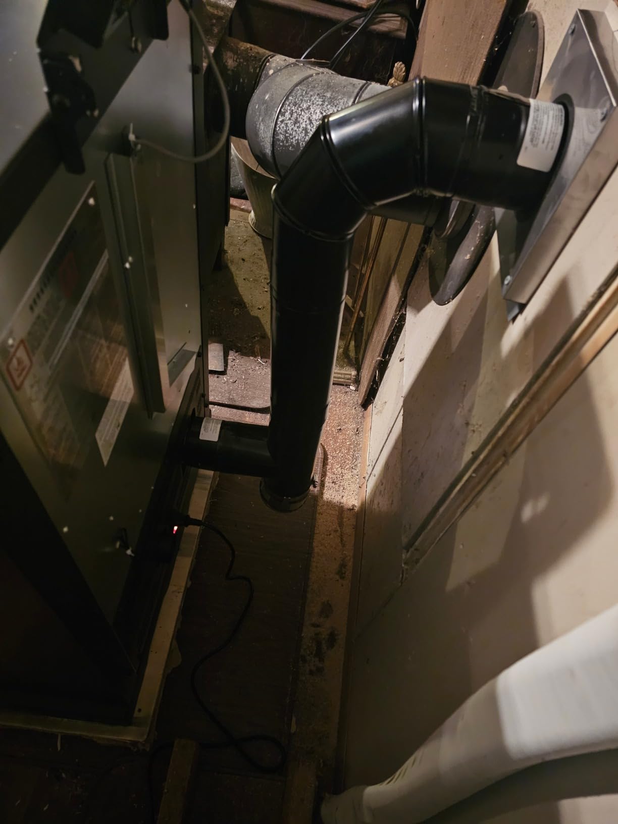 Canyon Lodge Large Pellet Stove heats up to 3000 sq ft with a 130 lb hopper - Customer Photo 1