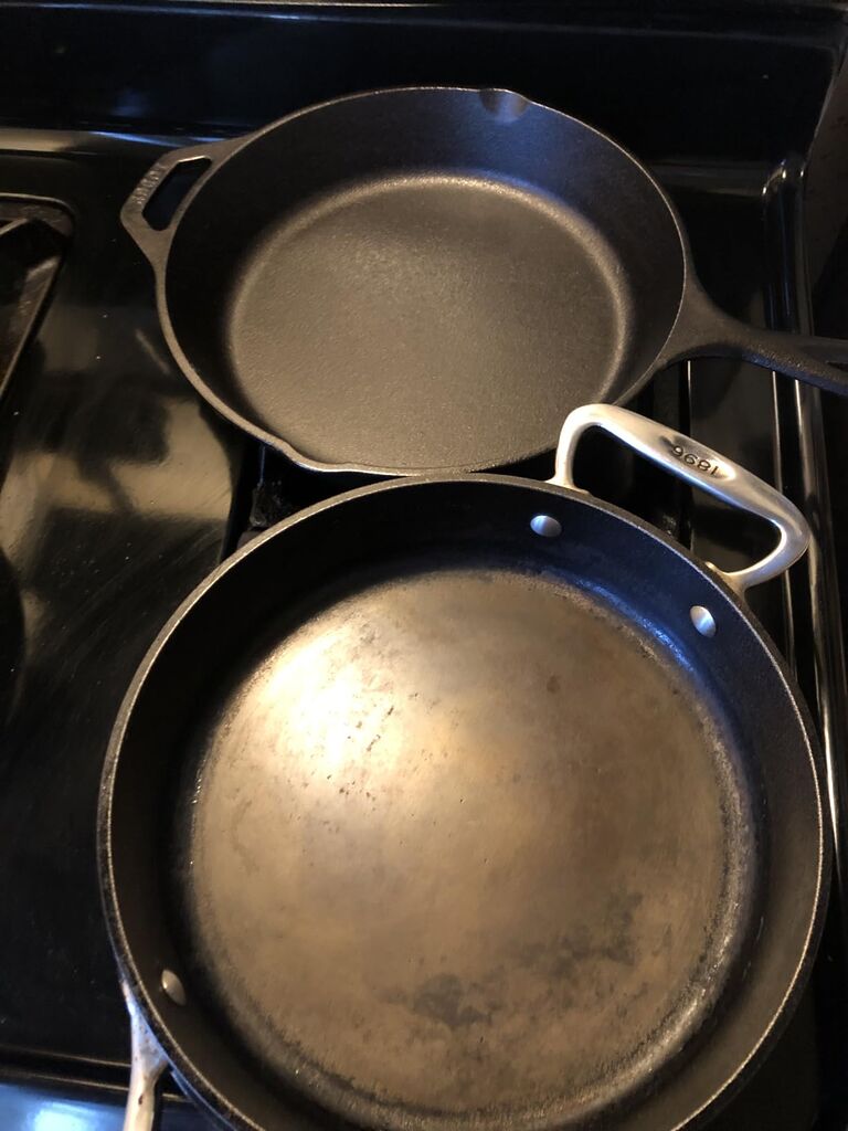 Lodge Seasoned Cast Iron Skillet - 10.25 Inches - PFAS-Free, Non-Toxic Cookware customer photo 1
