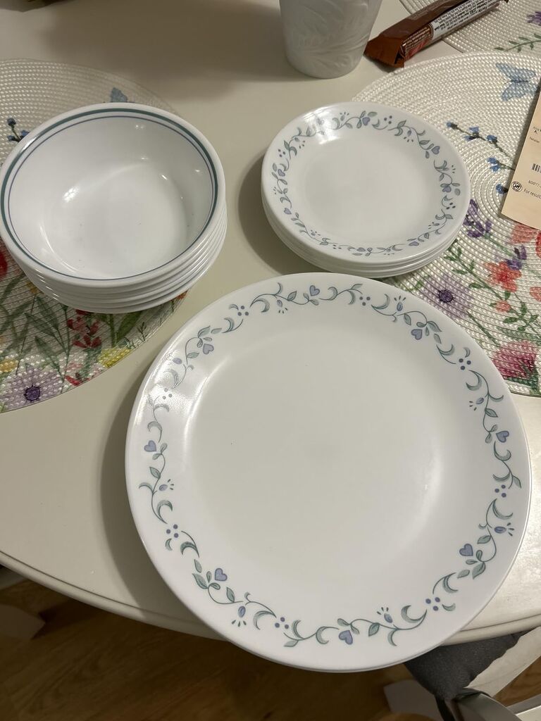 Corelle Vitrelle 18-Piece Service for 6 Dinnerware Set, Winter Frost White customer photo 1