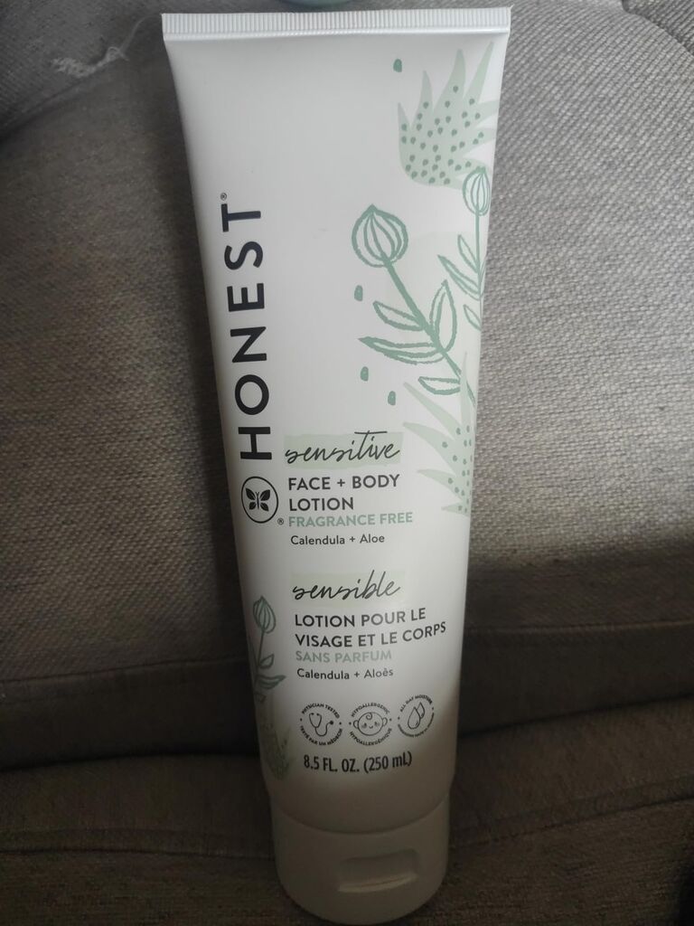 The Honest Company Hydrating Face and Body Lotion (Fragrance-Free, 8.5 fl oz) customer photo 2