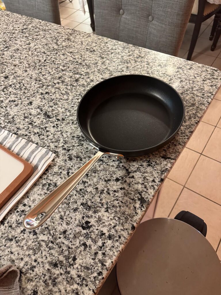 All-Clad HA1 Hard Anodized Non Stick Fry Pan Set 2 Piece, 8, 10 Inch, Induction, Oven Broiler Safe 500F, Pots and Pans Set, Kitchen Frying Pans, Skillets, Premium Cookware, Home, Dishwasher Safe Black customer photo 1