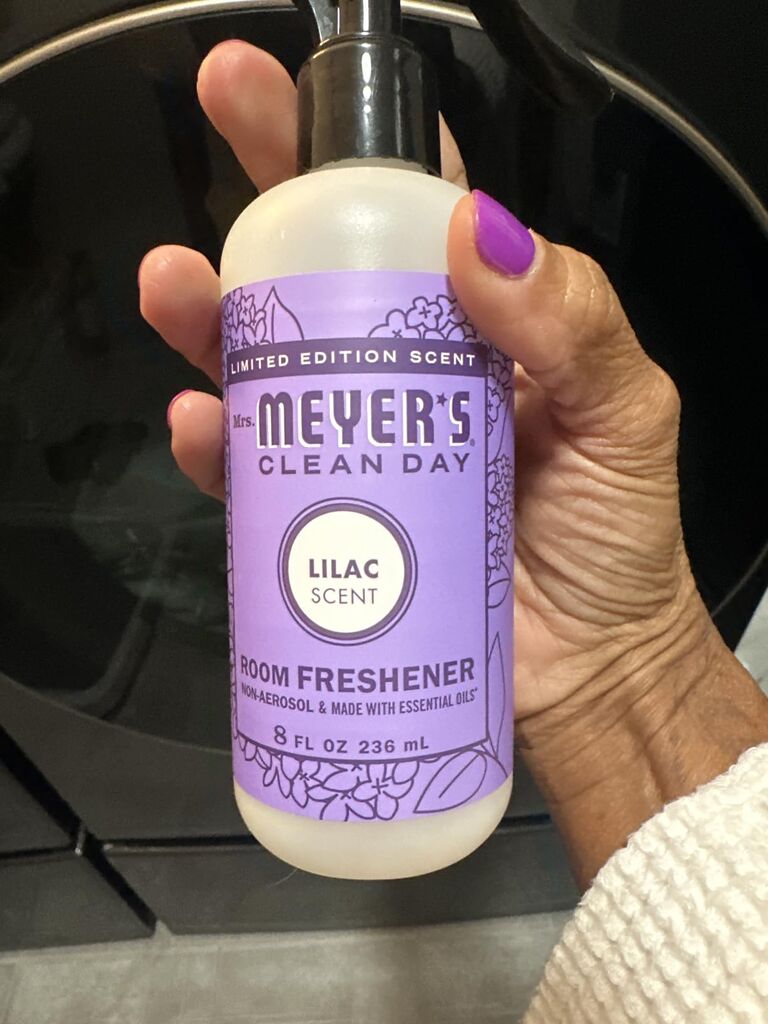 MRS. MEYER'S CLEAN DAY Room Spray, Honeysuckle Scent, 8 Fl Oz Bottle customer photo 2