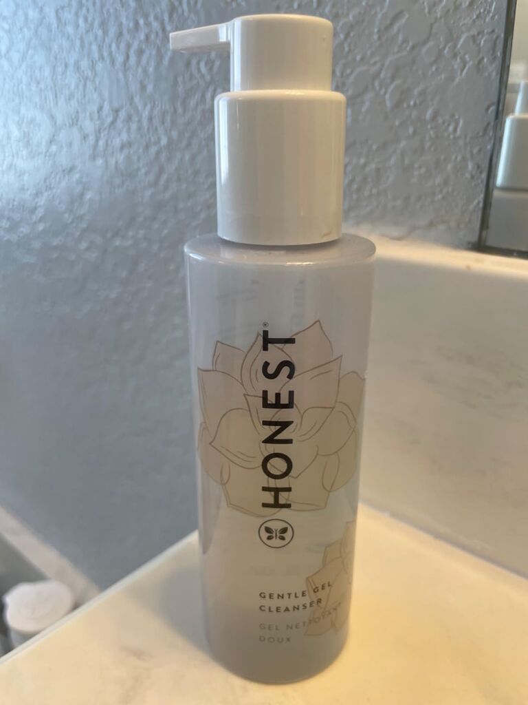 Honest Beauty Gentle Gel Daily Face Cleanser customer photo 1