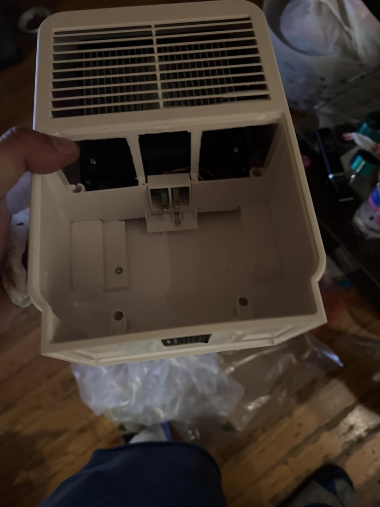 VIVOSUN Small Space Mini Dehumidifier, Ultra-Quiet Auto Shut-off Dehumidifier for Grow Tent, Bedroom, Bathroom, RV, Closet Customer Review VIVOSUN Small Space Mini Dehumidifier, Ultra-Quiet Auto Shut-off Dehumidifier for Grow Tent, Bedroom, Bathroom, RV, Closet - Customer Photo 2