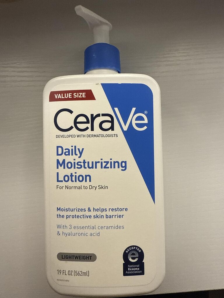CeraVe Daily Moisturizing Lotion, Face and Body Lotion, Skin care, 19oz customer photo 1