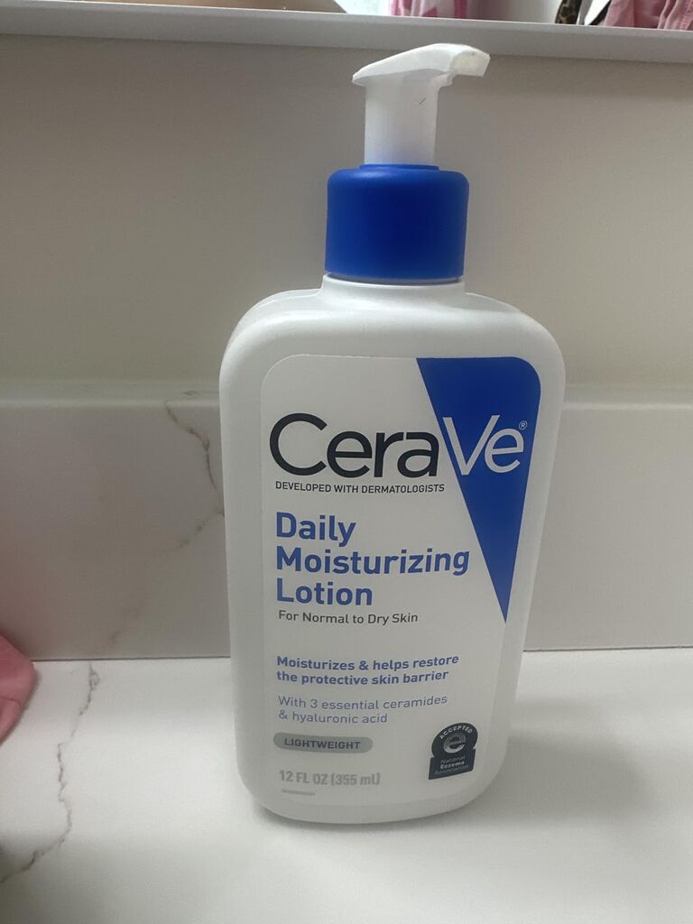 CeraVe Daily Moisturizing Lotion, Face and Body Lotion, Skin care, 19oz customer photo 2