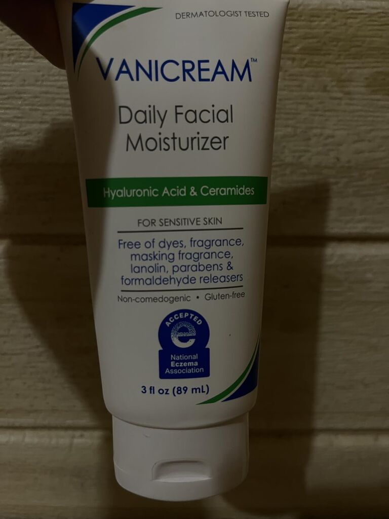Vanicream Daily Facial Moisturizer With Ceramides and Hyaluronic Acid - Formulated Without Common Irritants for Those with Sensitive Skin, 3 fl oz (Pack of 1) customer photo 2