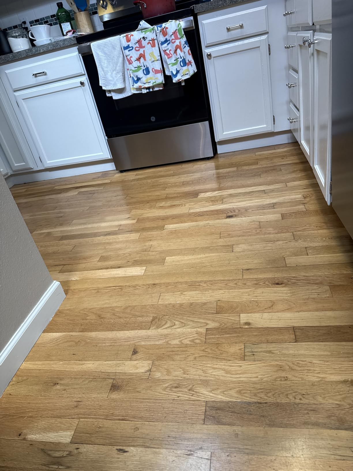 Aunt Fannie's Ultra Concentrated Hardwood Floor Cleaner, Vinegar-Free Plant Based Hardwood Floor Cleaner for Mopping, Bright Lemon Scent, 32 oz. (Pack of 1) - Customer Photo 1