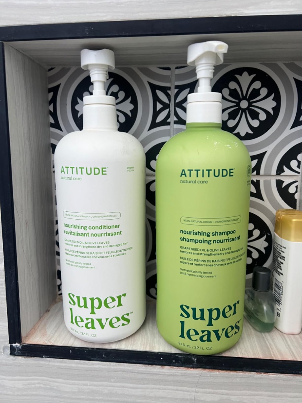 ATTITUDE Nourishing Hair Shampoo, EWG Verified, For Dry and Damaged Hair, Naturally Derived Ingredients, Vegan and Plant Based, Grapeseed Oil and Olive Leaves, 32 Fl Oz - Customer Photo 2