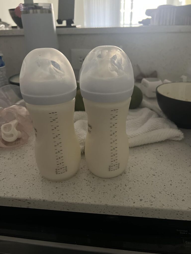 Philips Avent Natural Baby Bottles with Natural Response Nipples (Medium Flow, Flow 3), 9oz, 4-Pack customer photo 1
