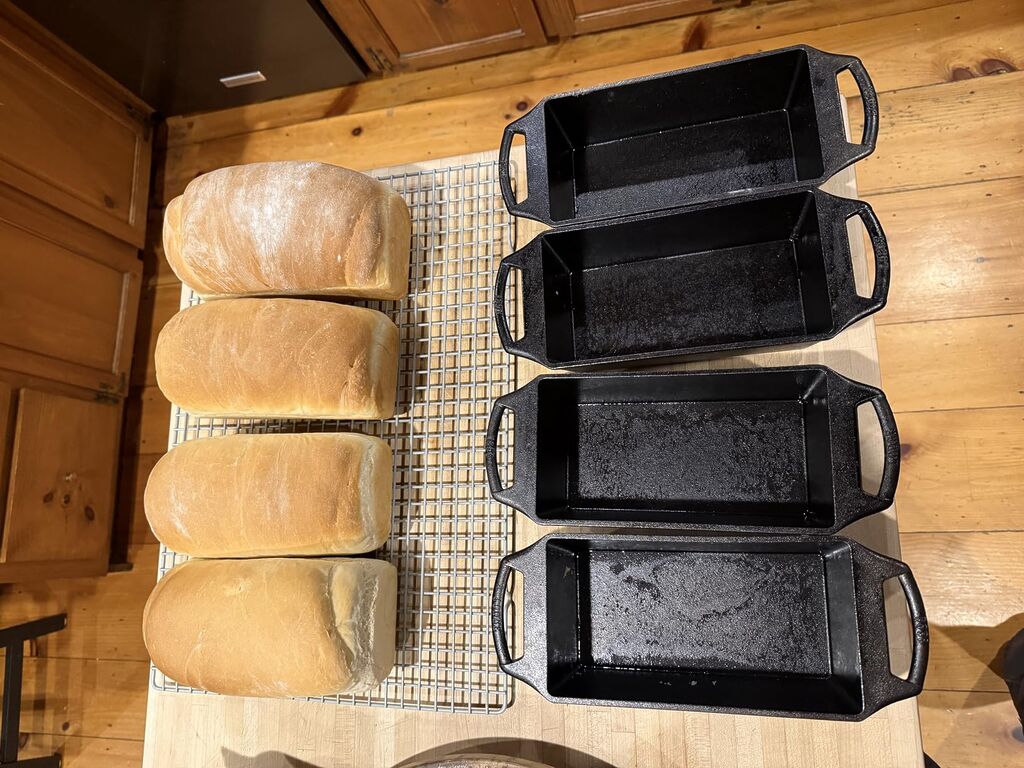 Lodge Seasoned Cast Iron Loaf Pan - Pre-Seasoned Rectangular Cast Iron Bakeware- Even Browning Bread Pan with Easy-Release Finish - PFAS-Free Non-Toxic Cookware - 8.5 Inches customer photo 2