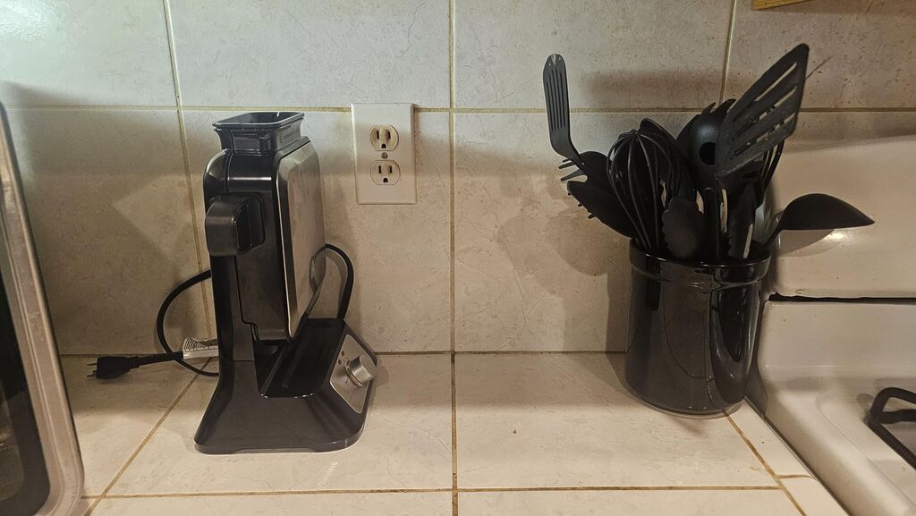 Ninja Belgian Waffle Maker Pro | Vertical Design | 5 Shade Settings with Precision-Pour Cup & Chef-curated Recipe Guide | Black & Silver | BW1001 customer photo 2
