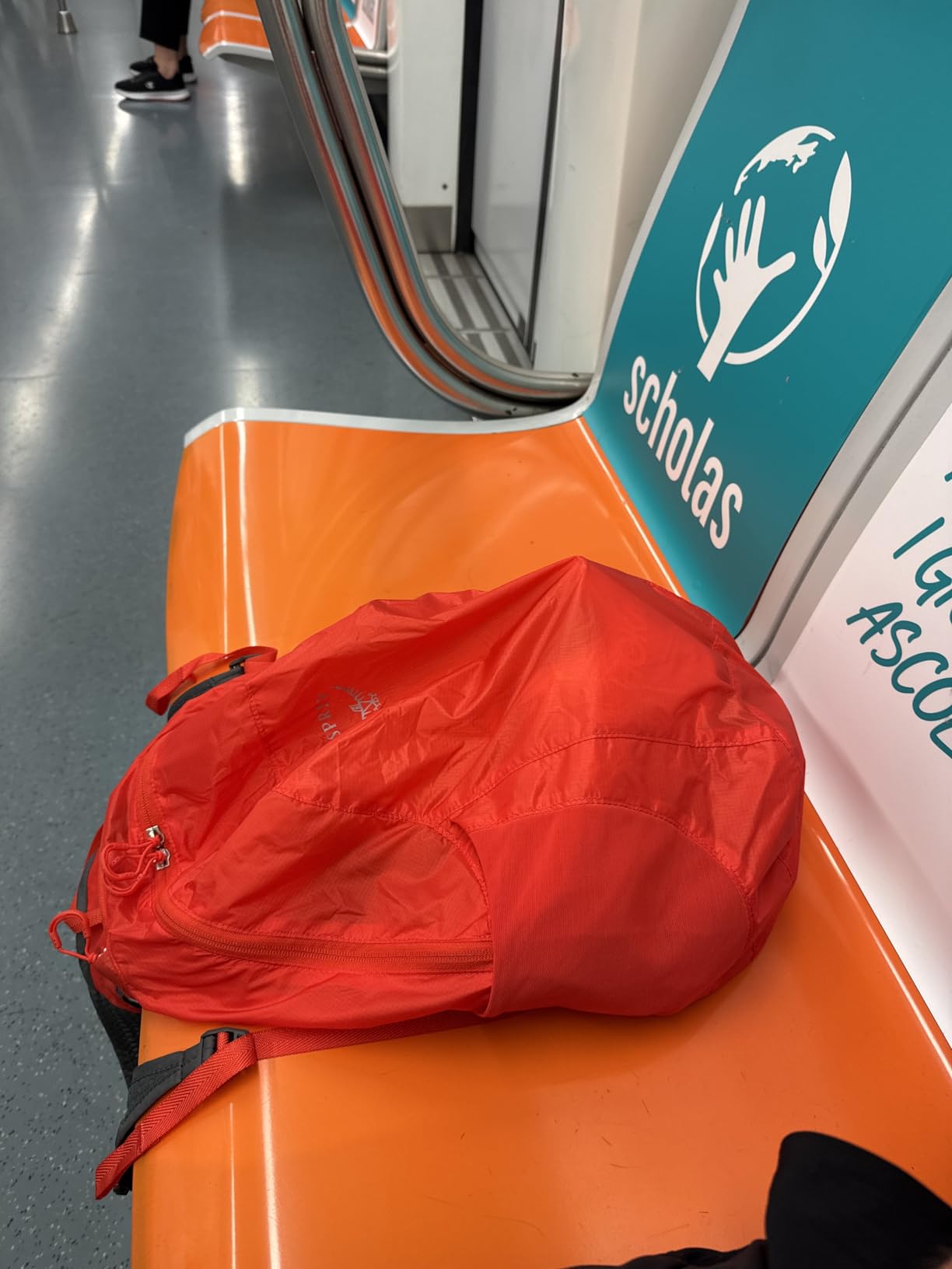 Osprey Ultralight Collapsible Stuff Pack - Lightweight, Packable Travel Backpack — Extra Bag For Travel and Every Day — 18 L Capacity Daypack to Expand Luggage, Black Customer Review Osprey Ultralight Collapsible Stuff Pack - Lightweight, Packable Travel Backpack — Extra Bag For Travel and Every Day — 18 L Capacity Daypack to Expand Luggage, Black - Customer Photo 2