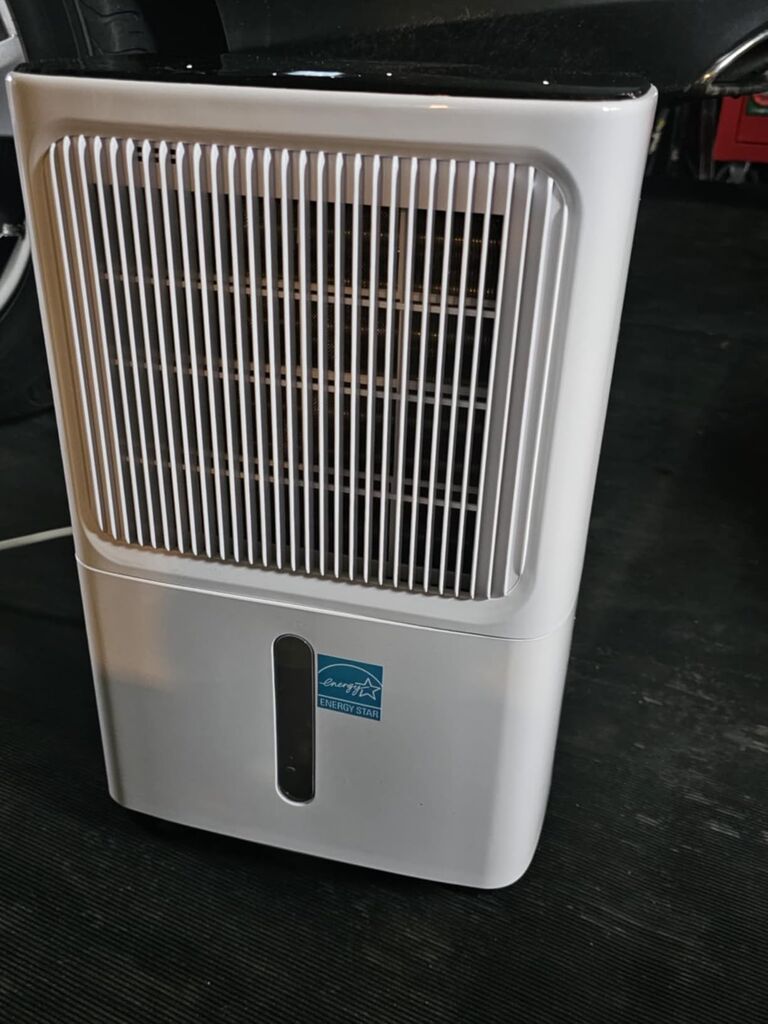 VEAGASO 34 Pint/D Dehumidifier for Basement with Drain Hose, 2500 Sq.Ft Dehumidifiers for Home, Bathroom, Bedroom - 3 Modes, 24H Time, 40dB, 0.53 Gallon Water Tank, Intelligent Humidity Control customer photo 2