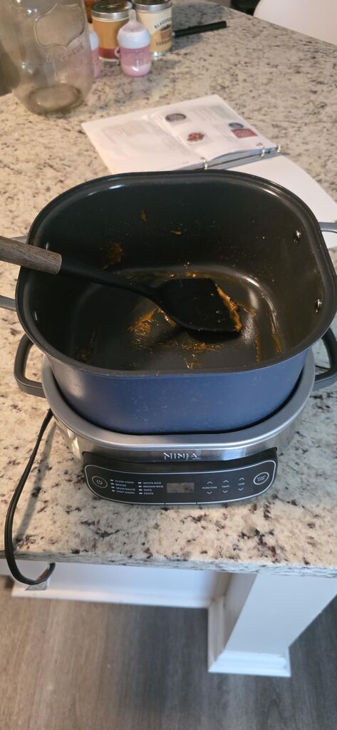 Ninja 12-in-1 PossibleCooker PLUS | 8.5-qt - Sous Vide & Proof Multi-Cooker | Slow Cooker, Dutch Oven & More | Glass Lid & Integrated Spoon | Nonstick | Oven Safe Pot to 500°F | Black | MC1010 customer photo 1