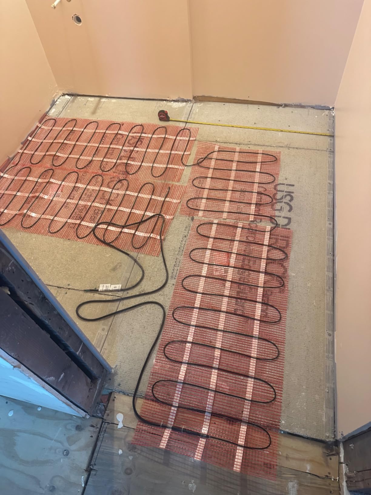 VEVOR Floor Heating Mat, 20 Sq. ft, Electric Radiant in-Floor Heated Warm System with Digital Floor Sensing Thermostat, Includes Installation Monitor, Adhesive Back for Easy Installation on The Floor - Customer Photo 1