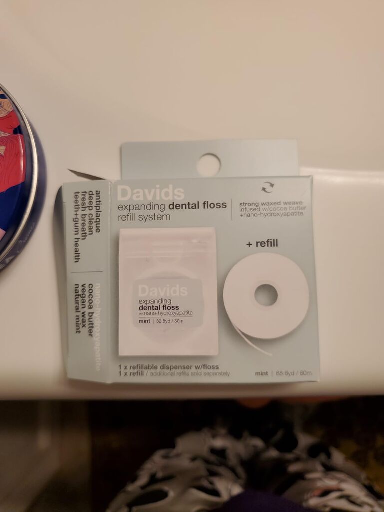Davids Expanding Dental Floss + Refill w/Hydroxyapatite, No Break Woven Strands, Waxed, Vegan, Cocoa Butter & Mint, Kid Friendly, Refillable Dispenser, 66 yd customer photo 2