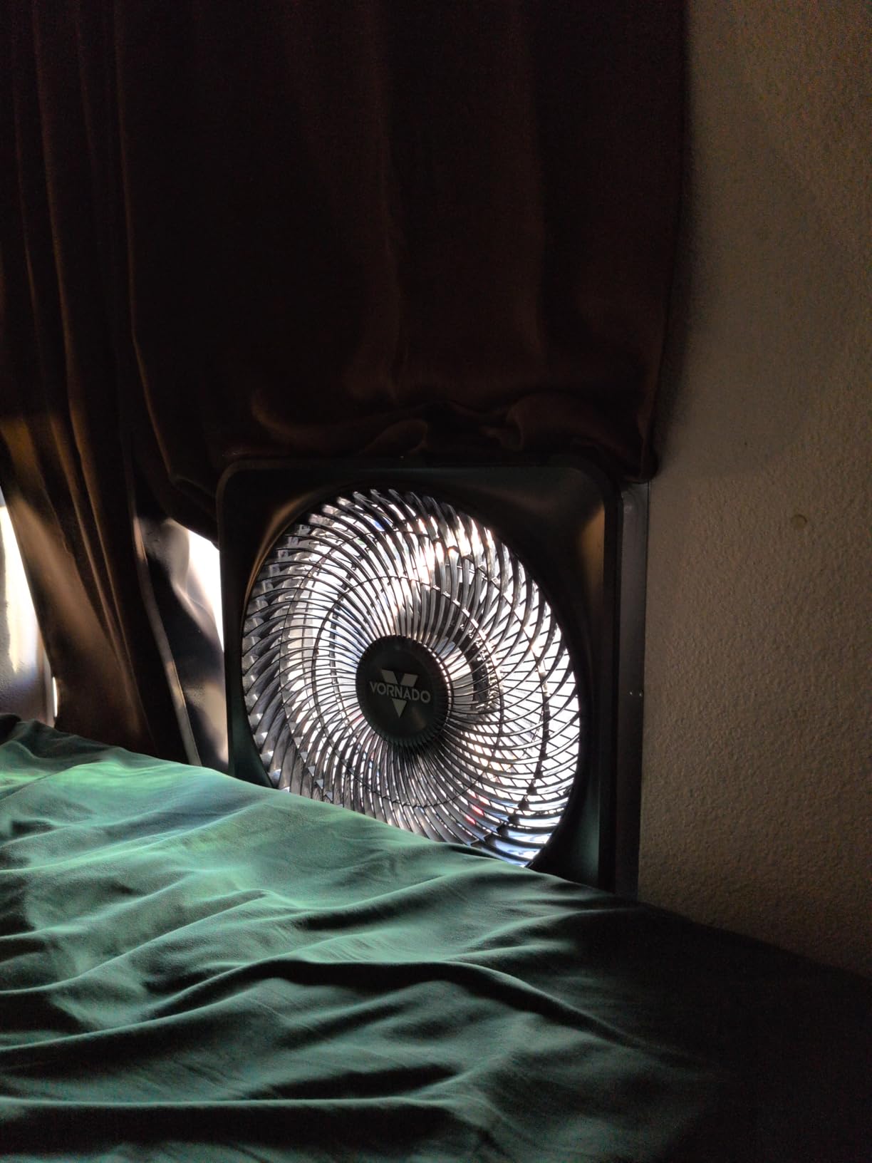 Vornado Model 80 High Velocity Electric Box Fan with Removable Grille, 5 Speed Settings, Powerful Airflow, Whole Room Air Circulation, Targeted Cooling, Cord Storage, Durable Floor Fan, Ice White - Customer Photo 1