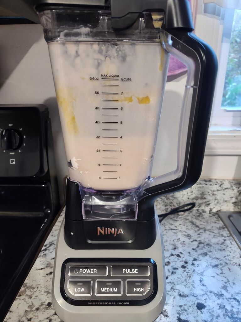 Ninja Professional Blender 1000W, Total Crushing Technology- Smoothies, Ice Crushing & Frozen Fruit, Full-Size Countertop Blender, 72-oz. Pitcher, Black & Grey, BL610 customer photo 2