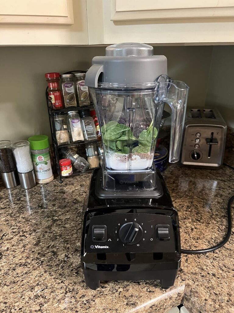 Vitamix Explorian E310 Blender, Professional-Grade Kitchen Blender for Smoothies, Soups, Juices and More, 10-Speed, Stainless Steel Blades, Self-Cleaning Kitchen Appliance, 48 Oz Container, Black customer photo 1