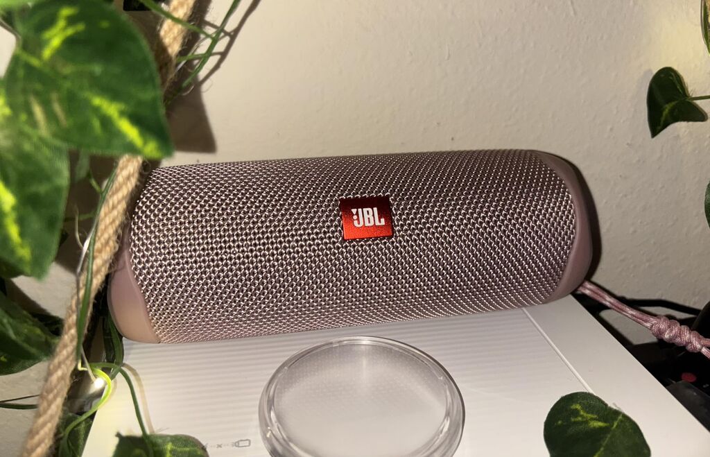 JBL FLIP 5, Waterproof Portable Bluetooth Speaker, Black, Small customer photo 2