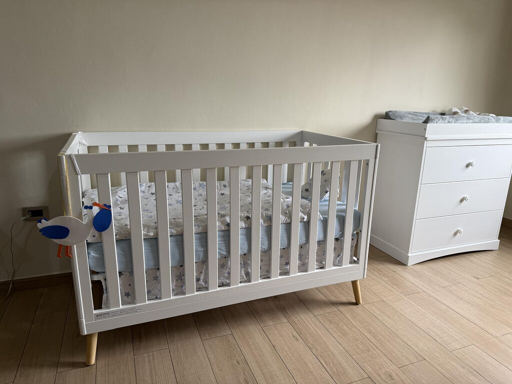 Delta Children Essex 4-in-1 Convertible Baby Crib customer photo 2