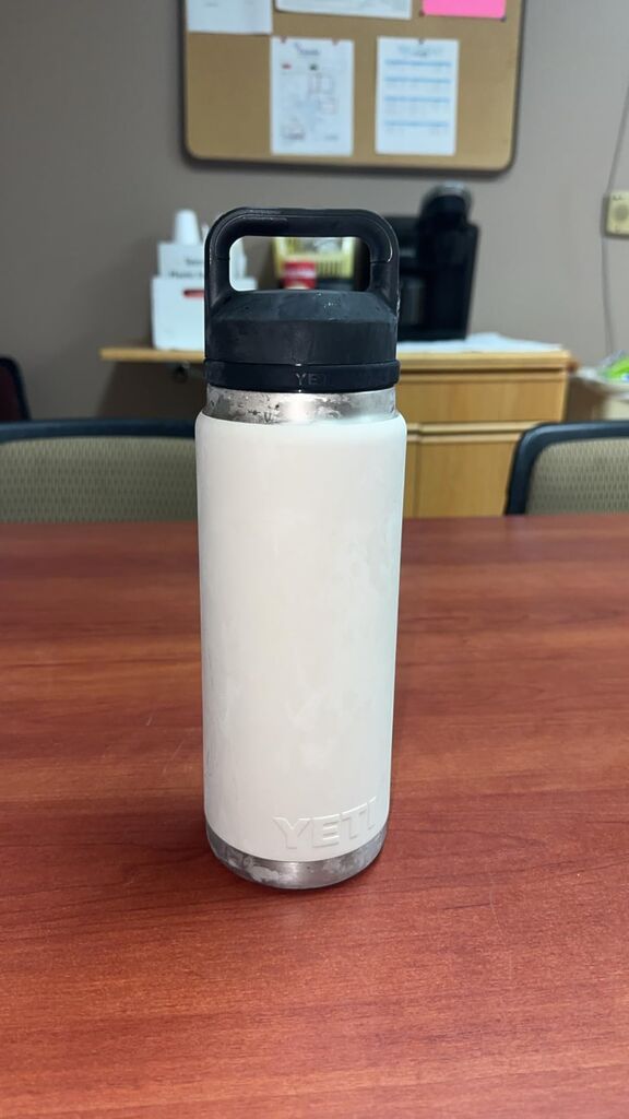 YETI Rambler 26 oz Bottle, Vacuum Insulated, Stainless Steel with Chug Cap, Black customer photo 2