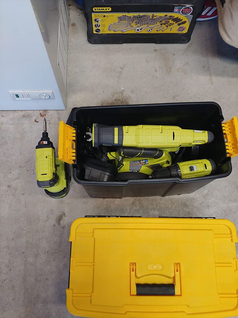 RYOBI P1819 18V One+ Lithium Ion Combo Kit (6 Tools: Drill/Driver, Impact Driver, Reciprocating Saw, Circular Saw, Multi-Tool, LED Worklight, 4.0 Ah & 1.5 Ah Battery, Charger, Bag) customer photo 1