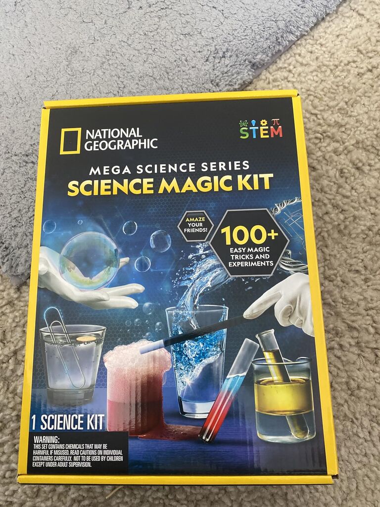 National Geographic Science Magic Kit with 100+ Experiments for Kids 8-12 customer photo 1