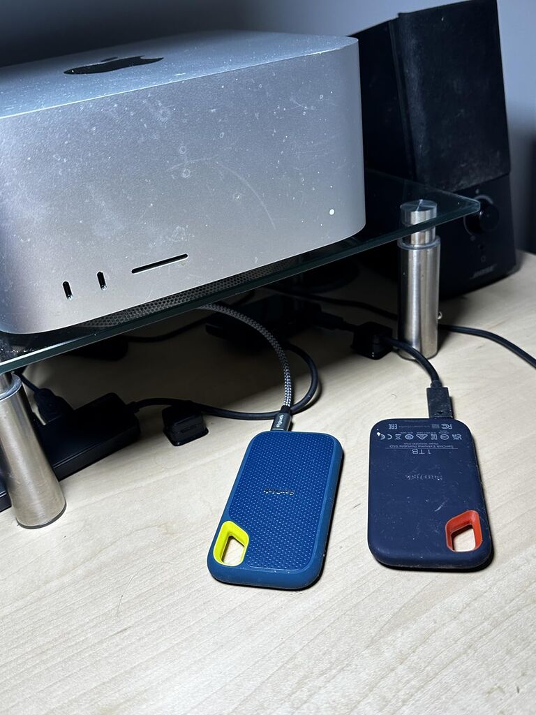 Sandisk 2TB Extreme Portable SSD, Up to 1050MB/s, USB-C, USB 3.2 Gen 2, IP65 Water and Dust Resistance, Updated Firmware, External Solid State Drive, SDSSDE61-2T00-G25 customer photo 2
