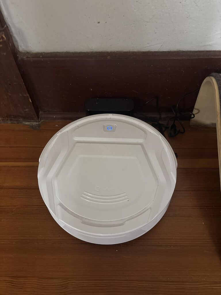 Lefant Robot Vacuum Cleaner, Strong Suction, 120 Mins Runtime, Slim, Low Noise, Automatic Self-Charging, Wi-Fi/App/Alexa Control, Ideal for Pet Hair Hard Floor and Daily Cleaning, M210 customer photo 2