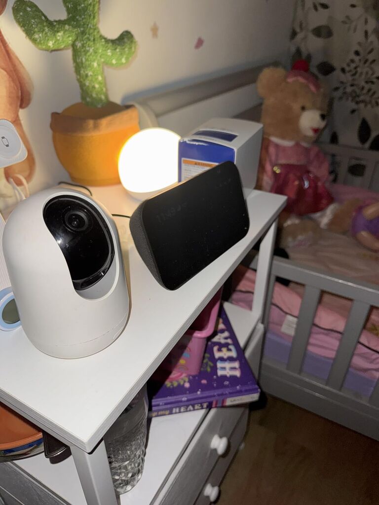 Amazon Echo Show 5 (newest model), Smart display, Designed for Alexa+, 2x the bass and clearer sound, Charcoal customer photo 2