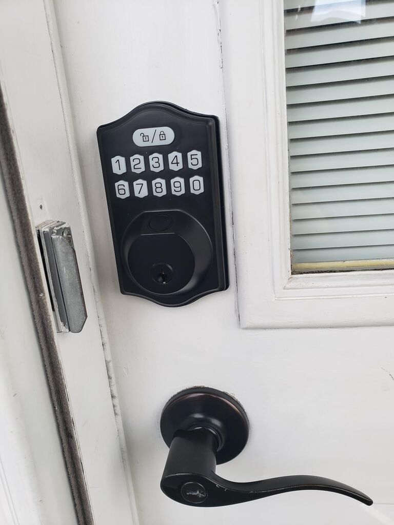 TEEHO TE002 Fingerprint Deadbolt with Keypad for Front Door, Matte Black customer photo 1