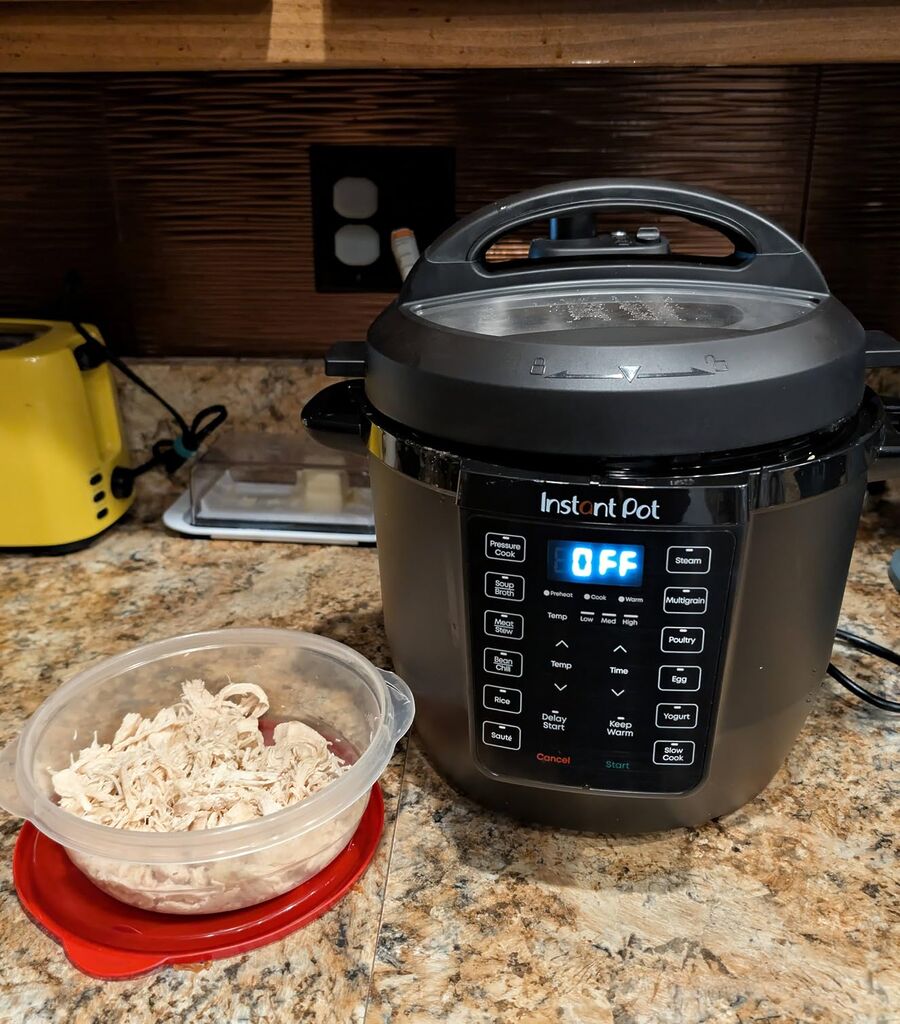 Instant Pot 6QT RIO 7-in-1 Multi-Cooker, Pressure Cooker, Slow cook, Saute, Steam, Rice Maker, Yogurt, & Warmer, Black, 6 Quarts customer photo 1