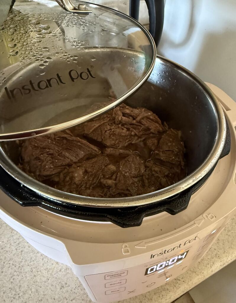 Instant Pot 6QT RIO 7-in-1 Multi-Cooker, Pressure Cooker, Slow cook, Saute, Steam, Rice Maker, Yogurt, & Warmer, Black, 6 Quarts customer photo 2