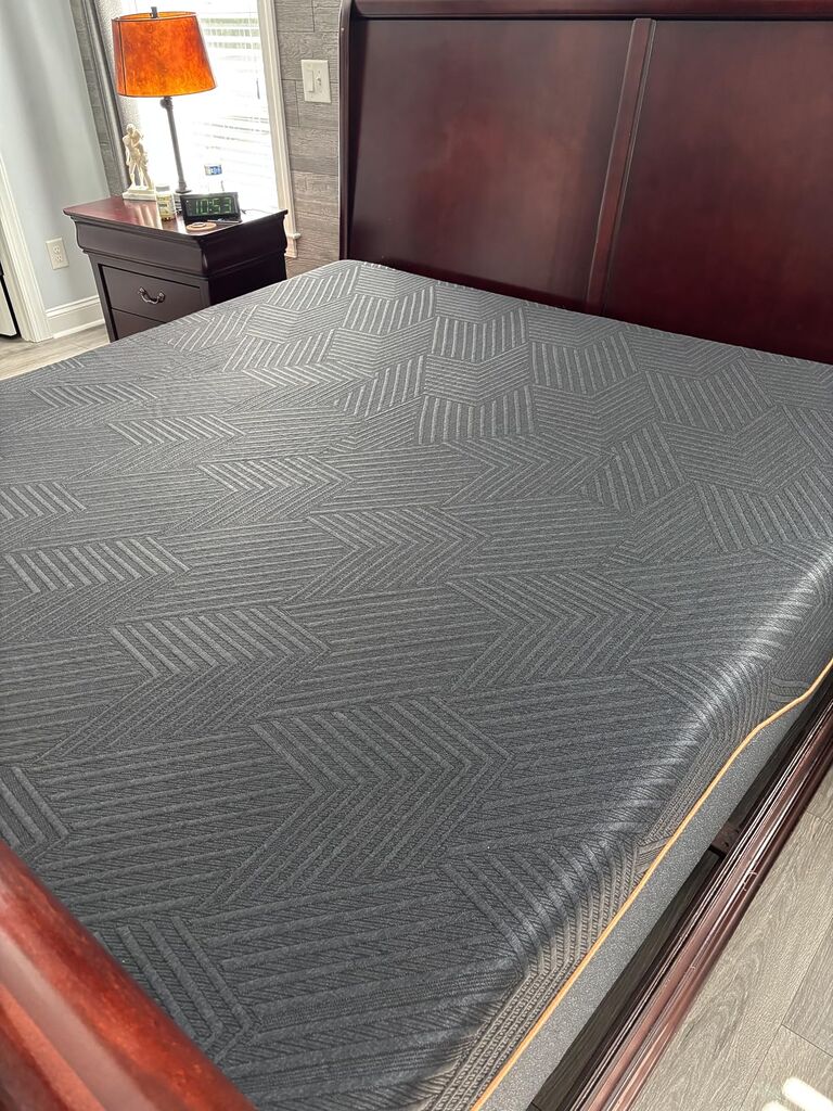 MLILY EGOHOME 14 Inch Queen Memory Foam Mattress for Back Pain, Cooling Copper Gel Bed in a Box, Foam Made in USA, CertiPUR-US Certified, Therapeutic Medium Firm, 60x80x14 Black customer photo 1