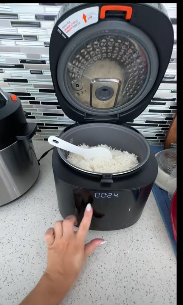 Cosori Rice Cooker 10 Cup, 24h Keep Warm, Non-stick Ceramic Inner Pot, 18 Functions Fuzzy Logic Rice Maker with Stainless Steel Steamer Basket, Slow Cooker, Black customer photo 1