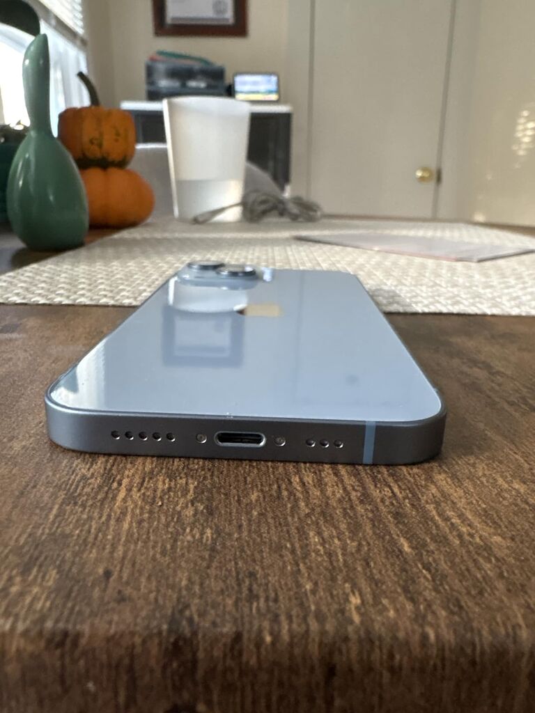 Apple iPhone 14, 128GB, Blue - Unlocked (Renewed) customer photo 1
