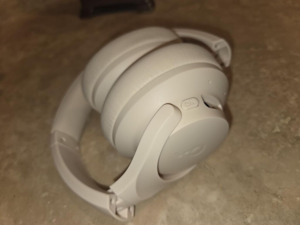 Soundcore by Anker Q20i Hybrid Active Noise Cancelling Headphones customer photo 1