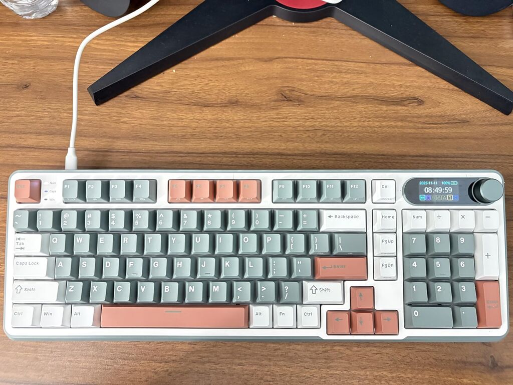 RK ROYAL KLUDGE S98 Mechanical Keyboard w/Smart Display & Knob, 96% Wireless Mechanical Keyboard BT/2.4G/USB-C, Hot Swappable, Software Support, Creamy Sounding, 98 Keys customer photo 1