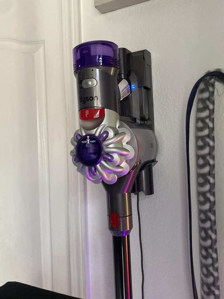 Dyson V8 Plus Cordless Vacuum customer photo 1