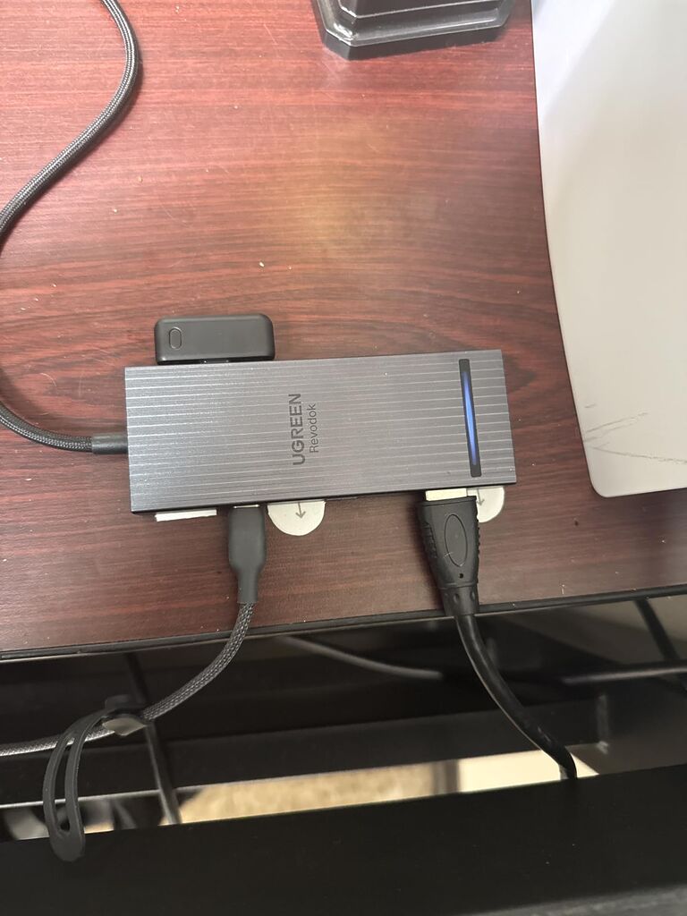 UGREEN USB C Docking Station Dual Monitor, 7-in-1 Aluminum Dock with 2xHDMI customer photo 1