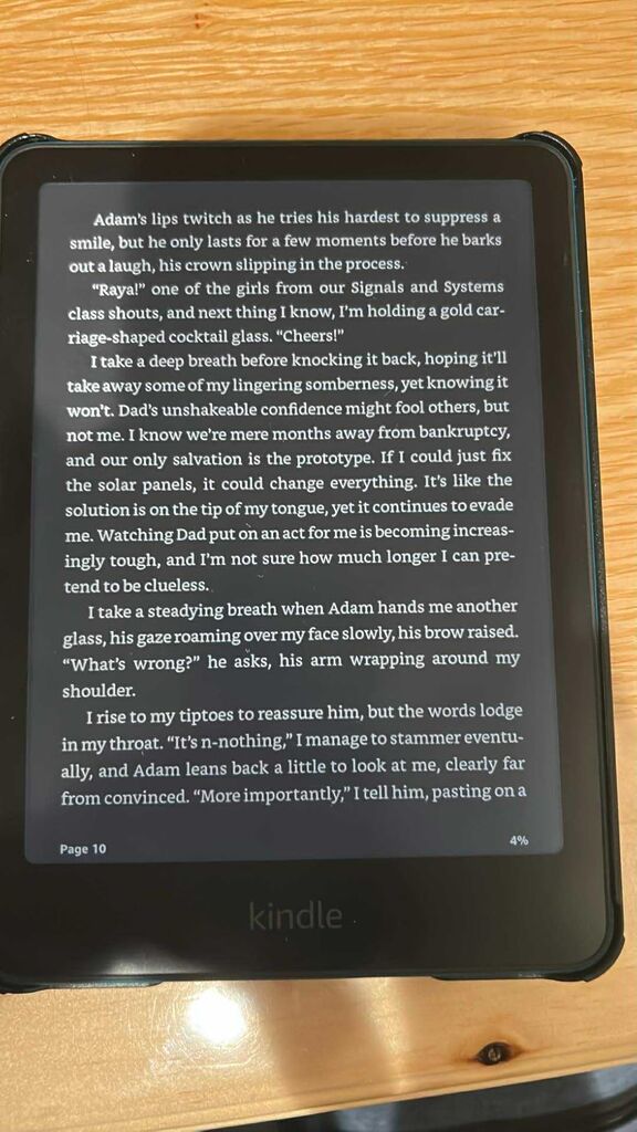 Amazon Kindle Paperwhite Bundle: Includes Amazon Kindle Paperwhite 16GB | Black, Fabric Cover | Black, & Power Adapter customer photo 1