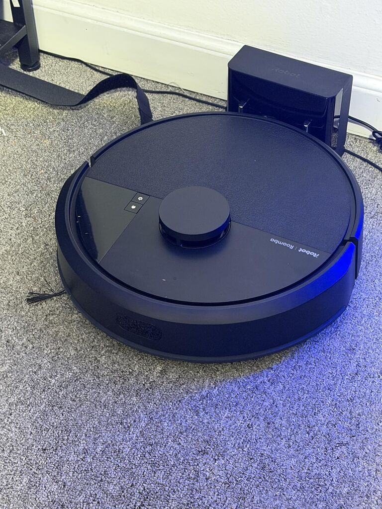 iRobot Roomba 105 Vac Robot Vacuum - Easy to use, Intense Power-Lifting Suction, LiDAR Navigation, Multi-Surface Cleaning, Cleans in Neat Rows, Self-Charging customer photo 2
