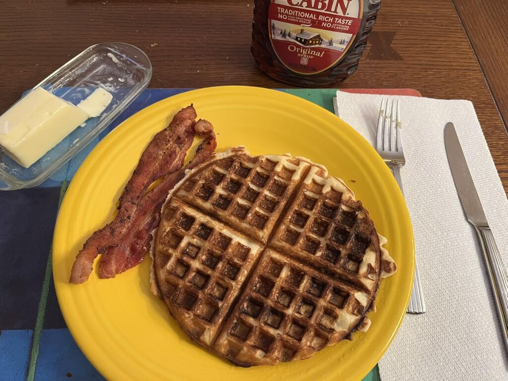 Cuisinart Waffle Maker, 1250W Round Classic Waffle Iron, 5-Setting Adjustable Browning Control, WMR-CANAS, Brushed Stainless customer photo 1