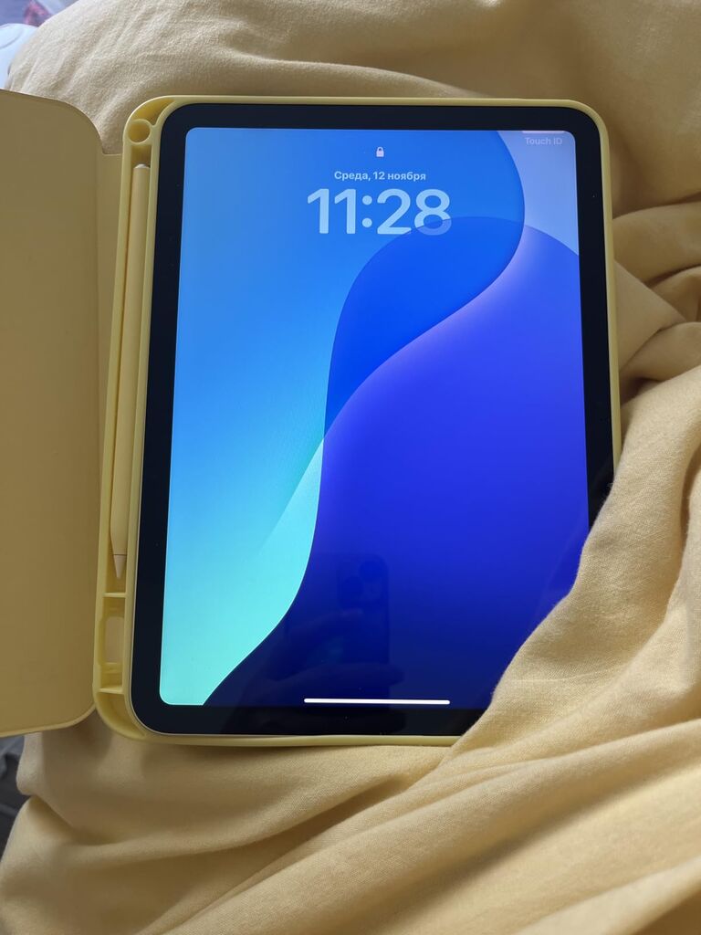 iPad 11-inch: A16 chip, 11-inch Model, Liquid Retina Display, 128GB, Wi-Fi 6, 12MP Front/12MP Back Camera, Touch ID, All-Day Battery Life - Blue customer photo 1